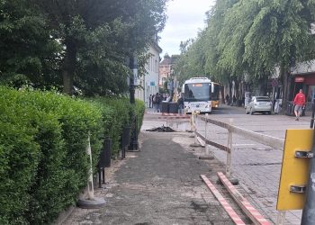 Visszahelyezték a főtéri buszmegállót