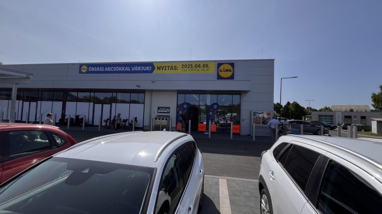 Új Lidl áruház nyílt Kisvácon