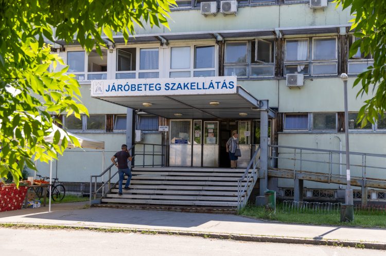 Változnak a rendelések helyszínei a váci SZTK felújítása alatt – videóval