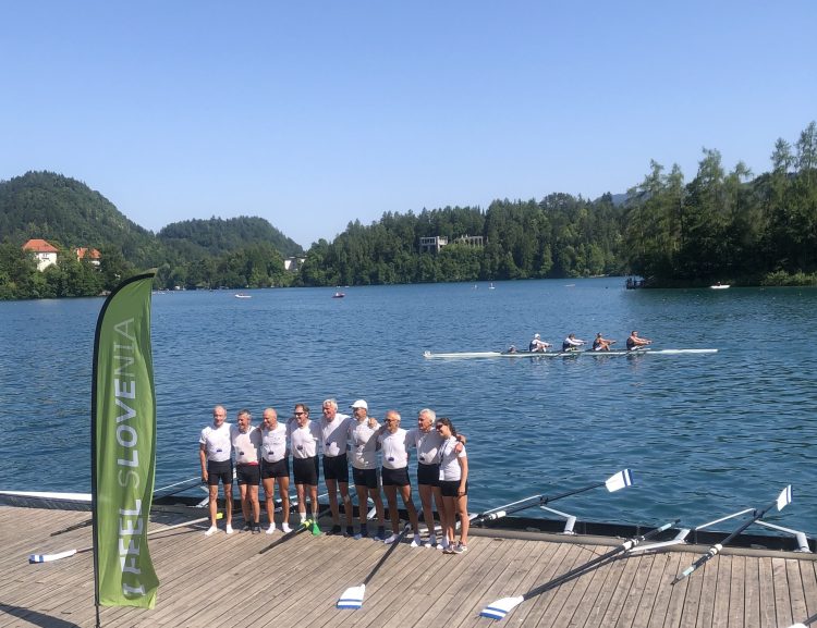 7 aranyéremmel jöttek haza a váciak