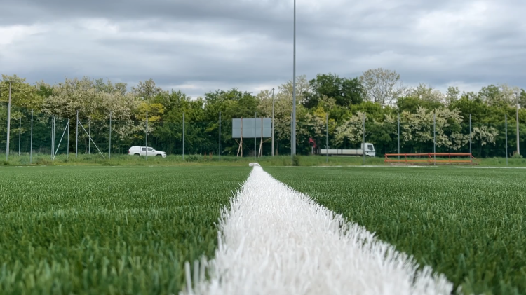 Mérföldkőhöz ért a szérűskerti műfüves pálya építése