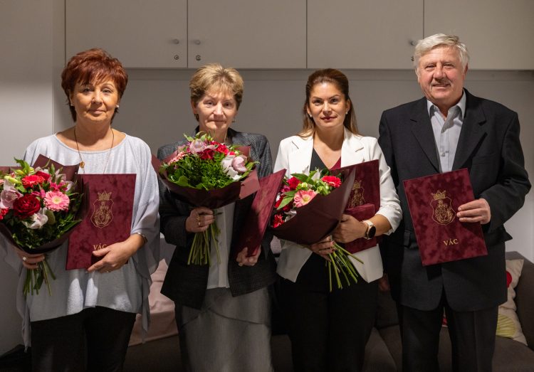 F E L H Í V Á S – „Vác Város Szociális Munkáért” kitüntető cím