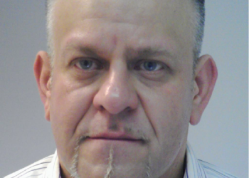 Csalás miatt keresik!