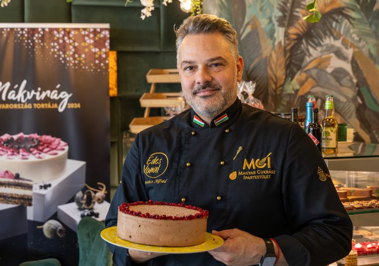 Újra váci cukrász nyerte el az Ország Tortája díjat – videóval