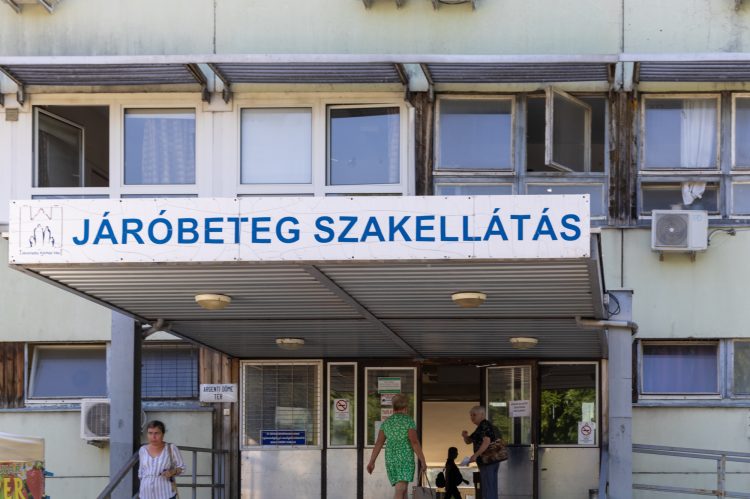 Befejeződött a szakrendelő felújításának első üteme – videóval