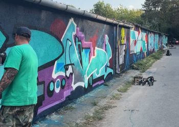 Street art, közösség, lendület – Garázsfalak szépültek meg Deákváron