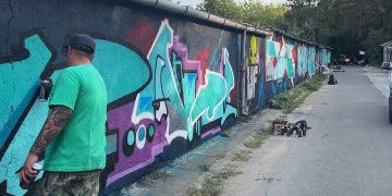 Street art, közösség, lendület – Garázsfalak szépültek meg Deákváron