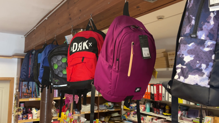 Fogadj örökbe egy iskolatáskát!