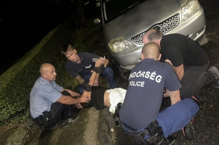 Rabolt, lopott, drogozott