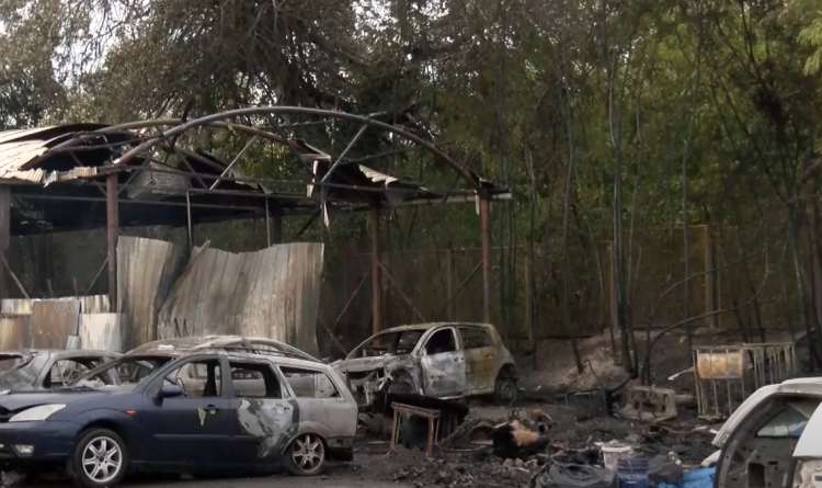 Tűzoltók és mesterlövészek dolgoztak kedd hajnalban Vácon – videóval