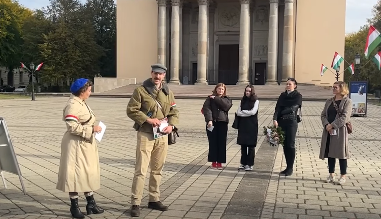 Történelmi sétával emlékeztek 56’ váci hőseire – videóval