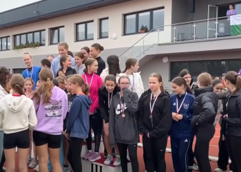 Harminchatodik alkalommal rendezte meg a Váci Reménység Egyesület a Kegyeleti váltófutást – videóval