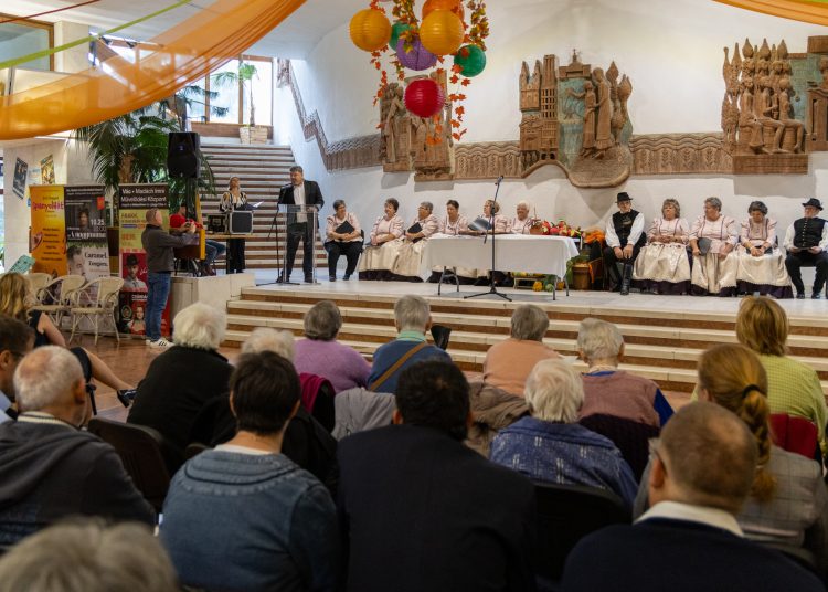 Képes összefoglaló a váci Idősek Ünnepéről