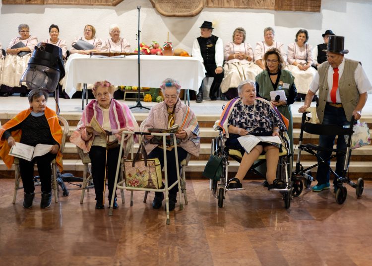Képes összefoglaló a váci Idősek Ünnepéről