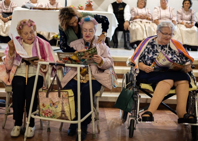 Képes összefoglaló a váci Idősek Ünnepéről