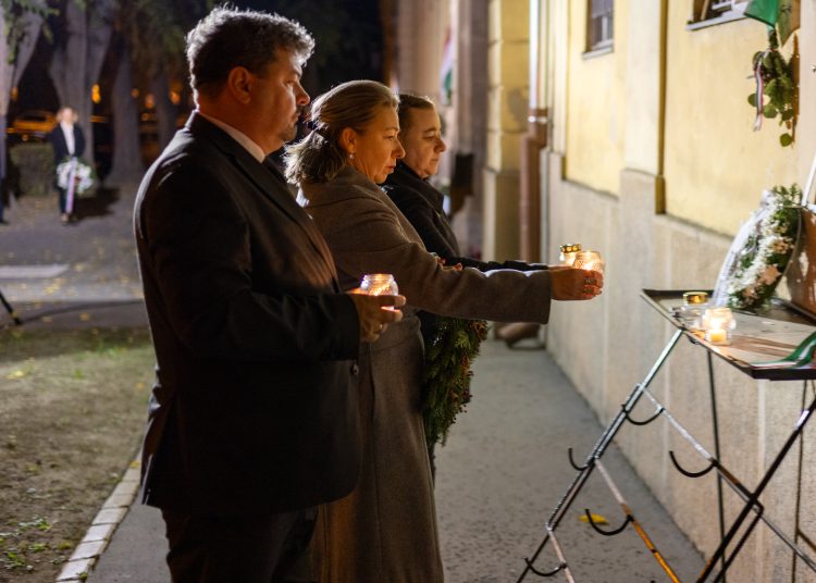 Az ’56-os városi megemlékezés (fotógaléria)