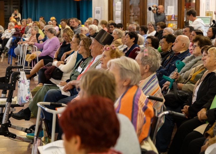 Képes összefoglaló a váci Idősek Ünnepéről