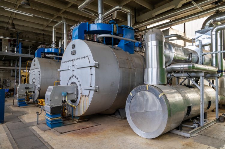 A szokatlan hideg miatt több épületben már elindult a távfűtés – videóval