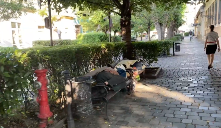 Hajléktalan kerekasztal  – videóval