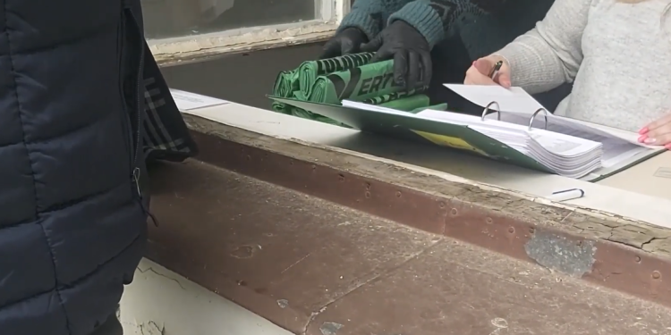 Egyelőre nem tudni, ingyenes marad-e Vácon a zöldhulladék gyűjtő zsák – videóval