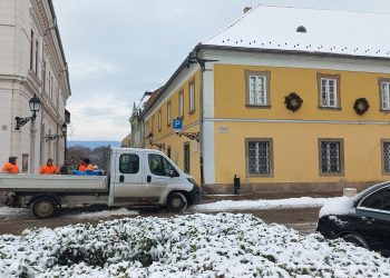 Hóeltakarítás, síkosságmentesítés