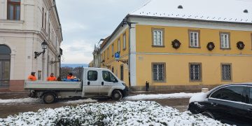 Hóeltakarítás, síkosságmentesítés