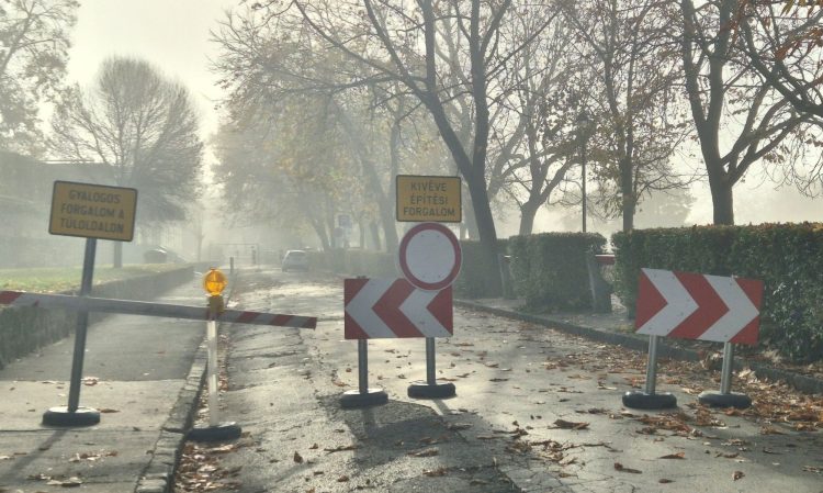 Időszakos útlezárás lesz az Ady Endre sétányon