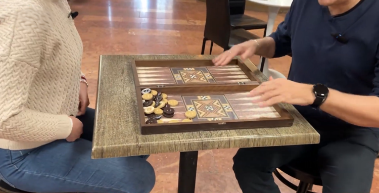 Tradicionális görög játékot mutat be a görög nemzetiségi önkormányzat