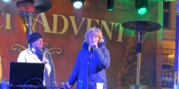 Sokan kimentek a váci főtérre búcsúztatni az óévet