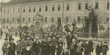 „Hallható csend”