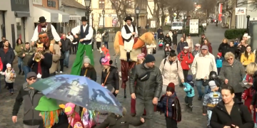 Valentin napon farsangi forgatag lesz a Főtéren