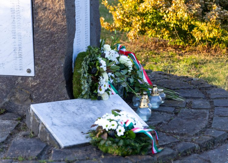 Városi megemlékezés a kommunizmus áldozatairól ( fotógaléria)