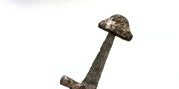 A hónap műtárgya – a csörögi kard