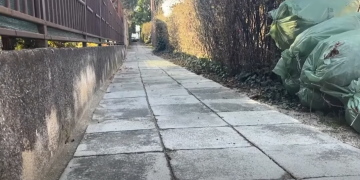 Járdákat javítanak és kertészeti munkák is folynak Deákváron