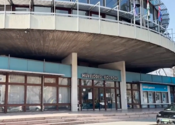 Felújítják a művelődési központ főbejáratát