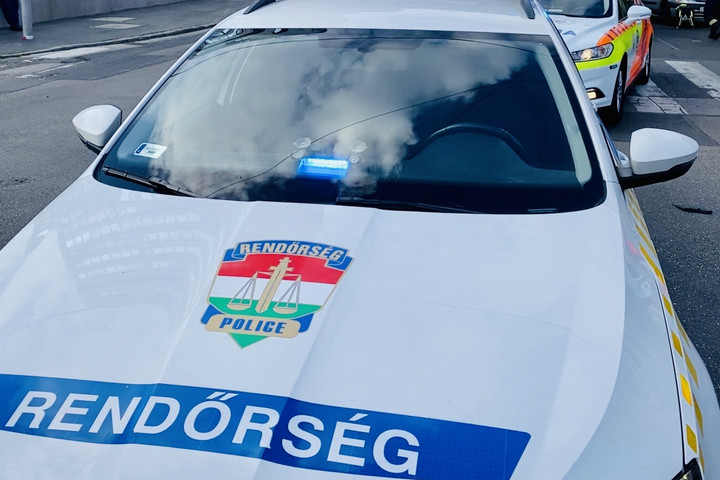 Sniccerrel fenyegettek