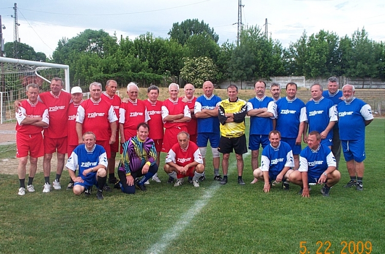 Labdarúgás - Nosztalgiáztak és fociztak a Váci Vasutas SE egykori tagjai