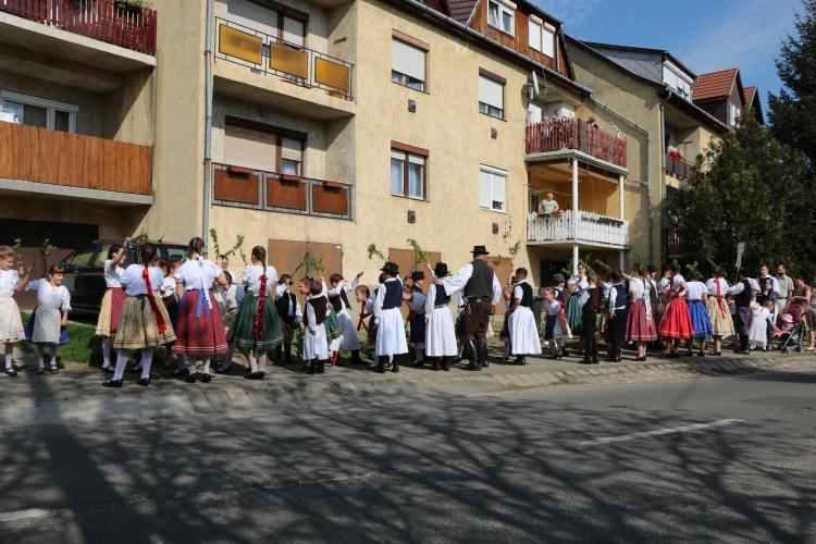 Télbúcsúztató, tavaszköszöntõ Deákváron