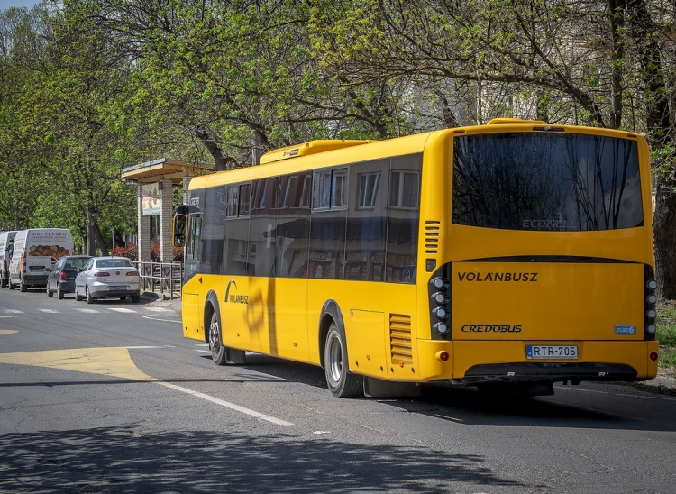 Hétfõtõl utasbarát buszmenetrend