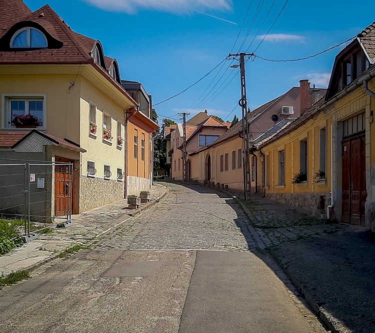 Megújul az útburkolat a Tímár utcai csatornacsere után 