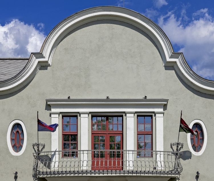 A váci bizottság támogatja a színházigazgatót