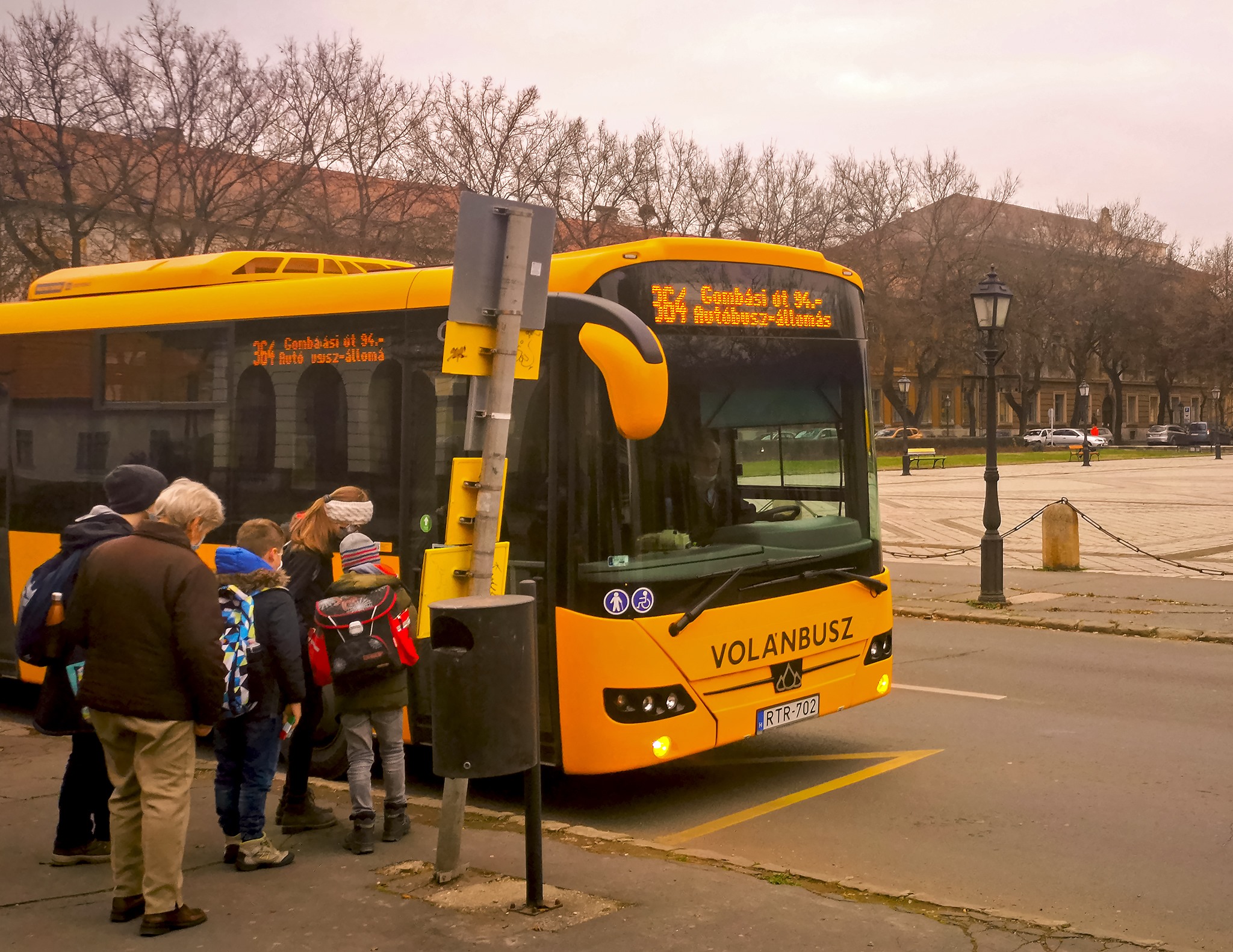 Zavartalan az oltópontokat és az iskolanyitást kiszolgáló buszközlekedés