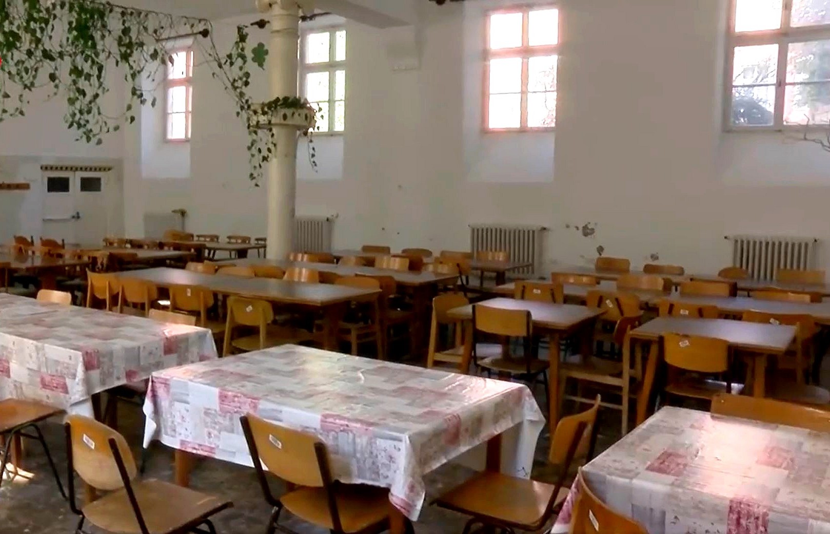 Civil adomány a Cházár iskola konyhájában 