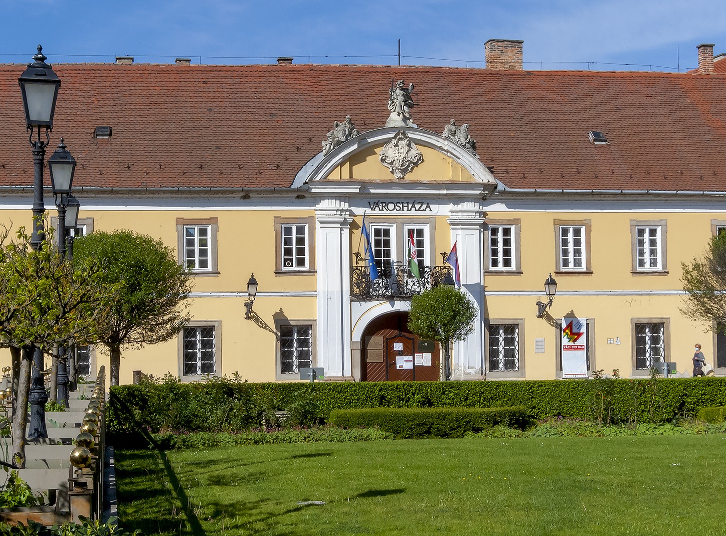 A szakbizottságok májusi döntéseiről