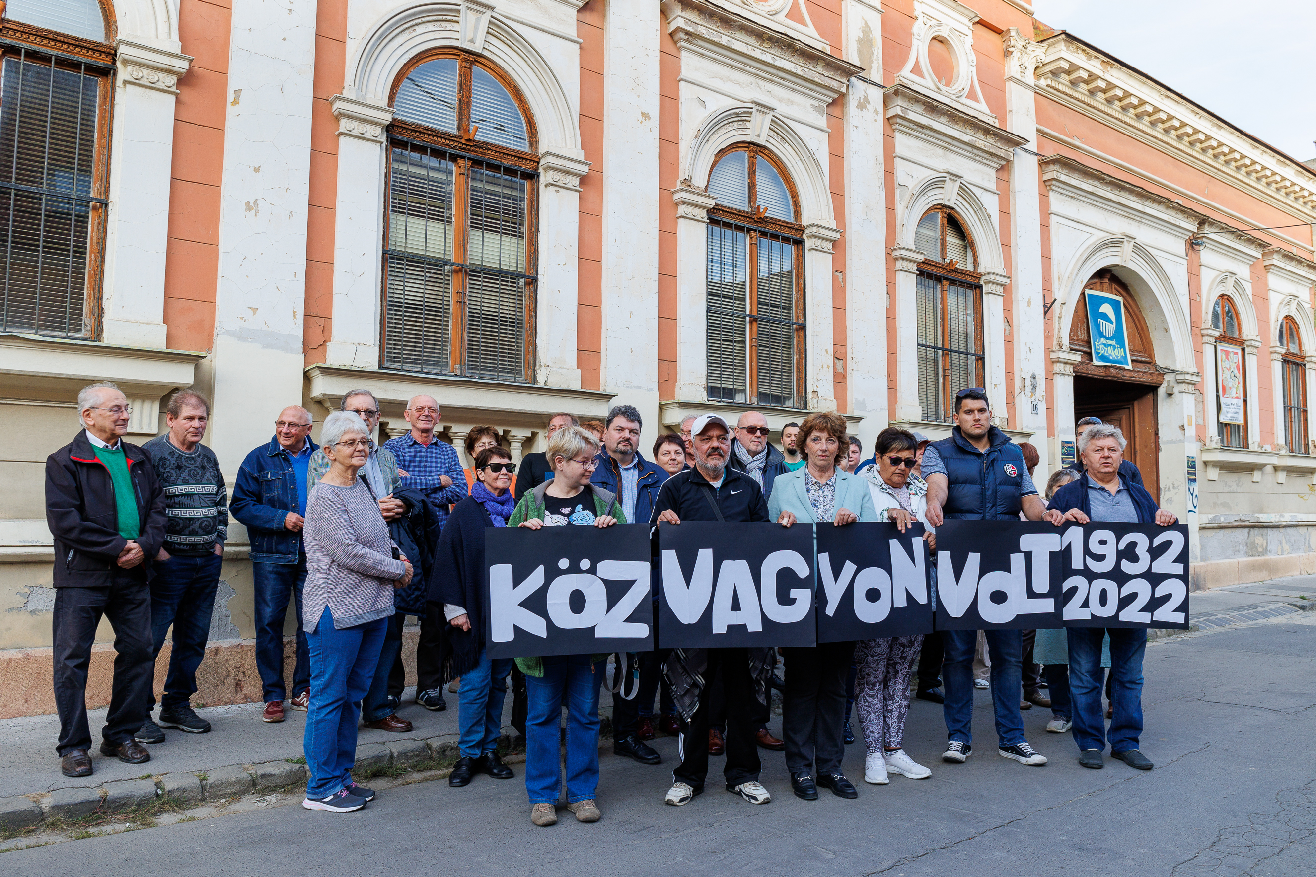 Két hónapja vették el a váciak közösségi ingatlanát