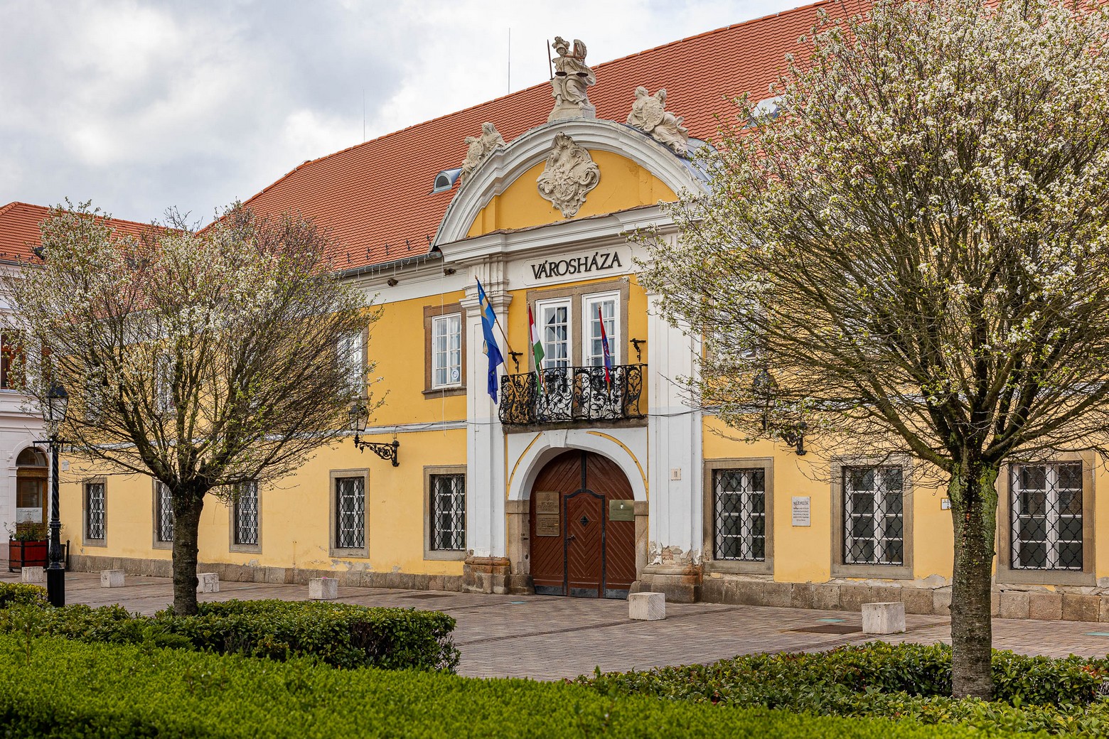 Idén is emelkedett a városi alkalmazottak fizetése