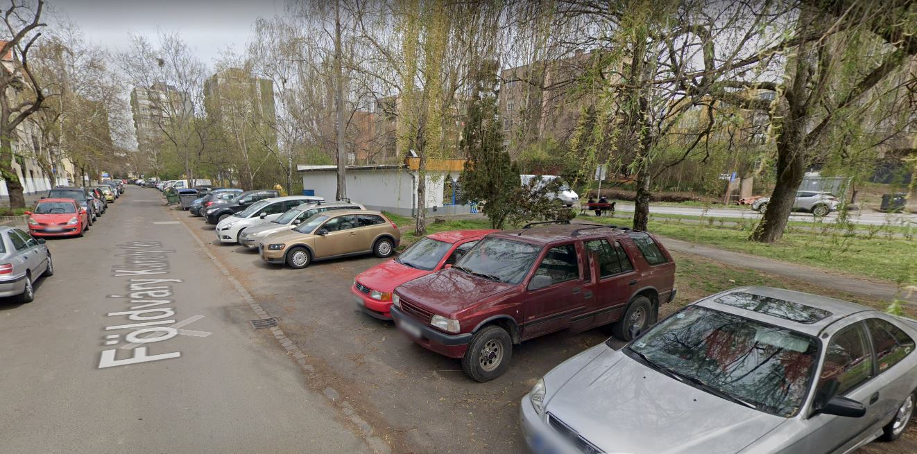 Parkolóbővítés a Földváry téren is