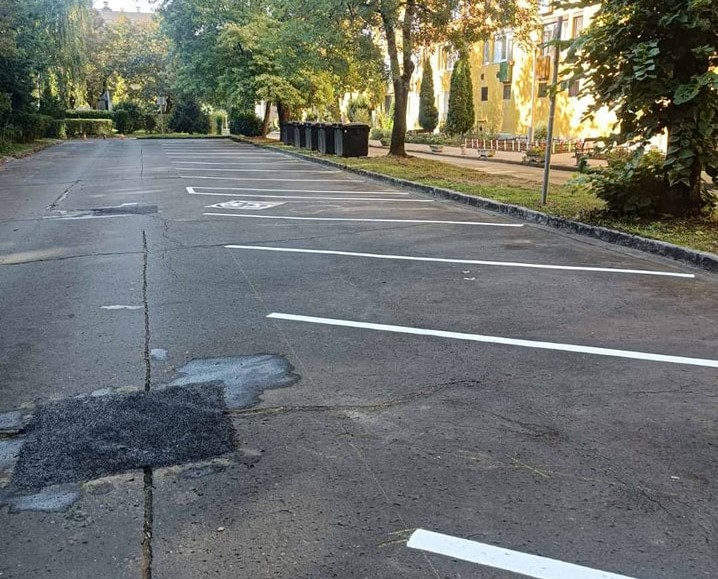 Közlekedést segítő munkák az Istenmalmi utcában
