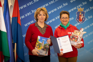 Sulyán-Remzső Monikát köszöntötte Matkovich Ilona polgármester