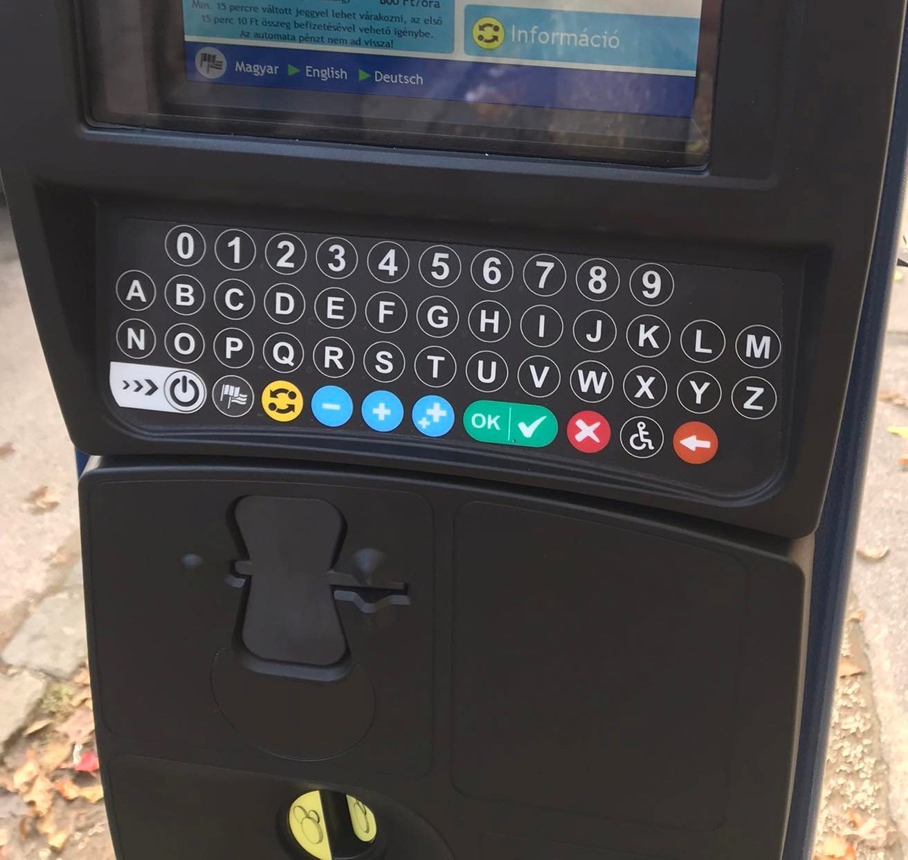 Bankkártyás fizetési lehetőség a parkolóautomatáknál